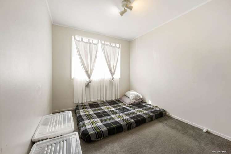 8 Sabot Place Massey_7