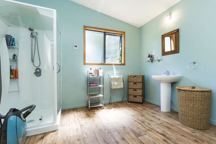 227 Reservoir Road Sawyers Bay_15