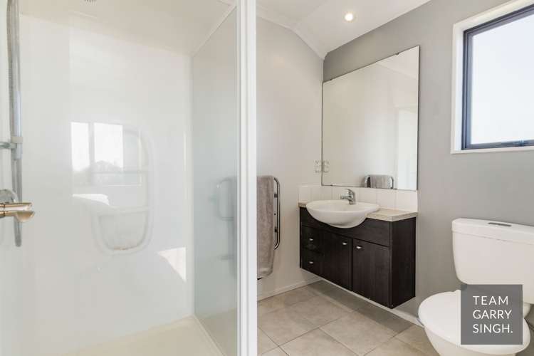 6 Blantyre Court Wattle Downs_10