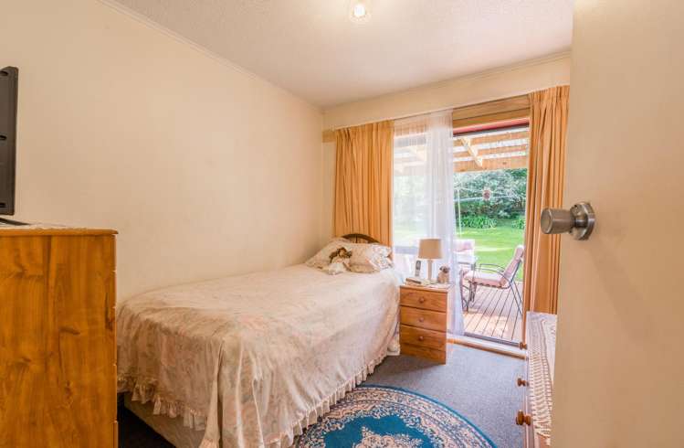 23 Lowtherhurst Road Massey_12