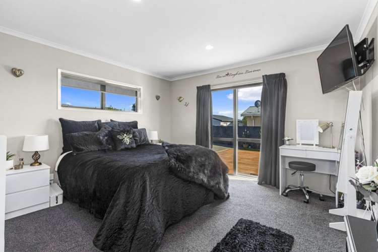 6 Cornet Lane Aranui_8