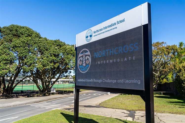 1/7 Newstead Avenue Browns Bay_18