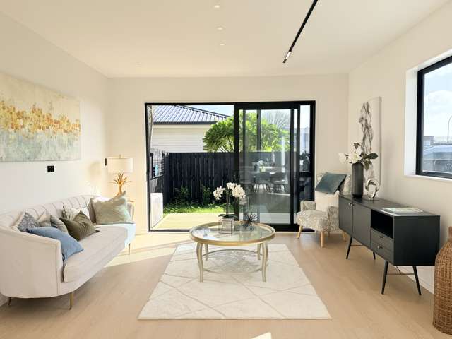 Lucky Last!! Brand New Stylish 3-Beds Family Home