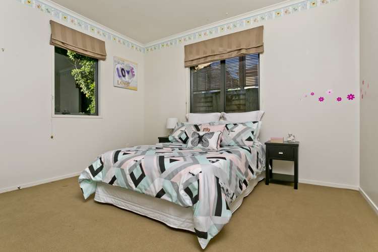 14 Greenbough Lane Greenhithe_11