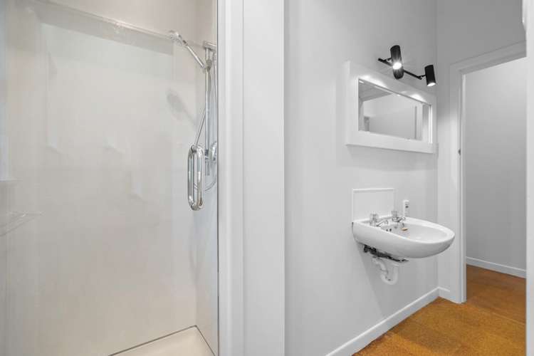 33 Dalethorpe Avenue 10458_11