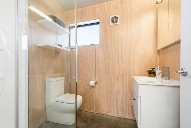 19 Finch Street One Tree Point_5