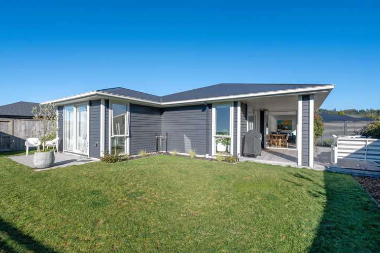17 Lloyd Crescent Pukehangi_27