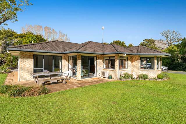 Coastal Living in Matakana!
