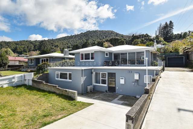 Versatile Dual Income or Home and Income