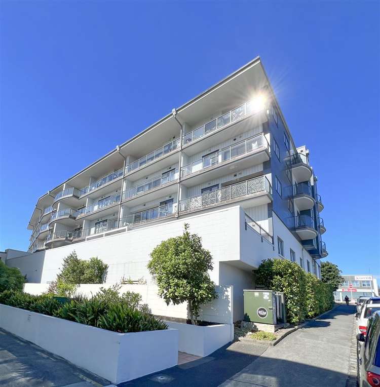 2h/83 New North Road Eden Terrace_16