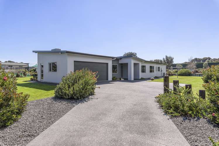 242 Peka Peka Road Peka Peka_25