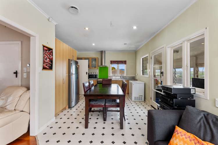 6 James Laurie Street Henderson_6