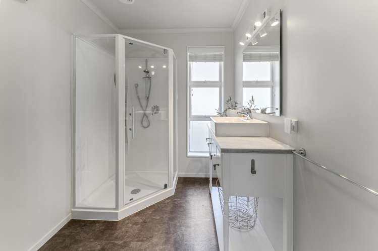 92 Washbourn Drive Richmond_15