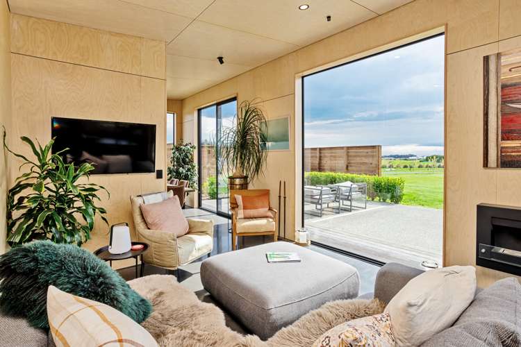 68 Sunrise Drive Seaward Bush_11