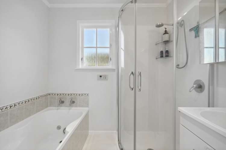 2 Fantail Grove Belmont_9