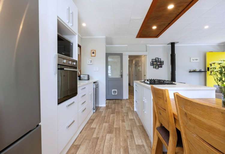 196 Glengarry Road Glen Eden_6