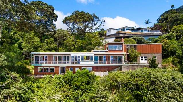 Glendowie home, designed by war memorial architect, in original condition with direct beach access