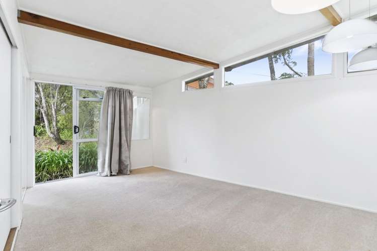 29 Highland Avenue Titirangi_13