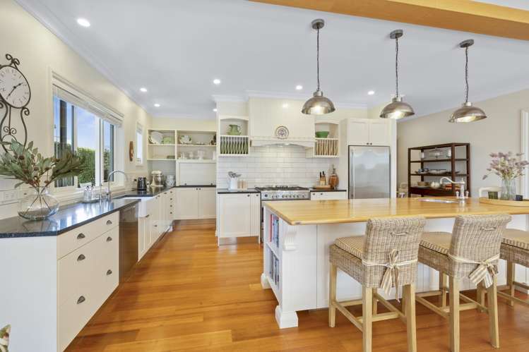 8B Sampson Avenue Waiwhakaiho_4