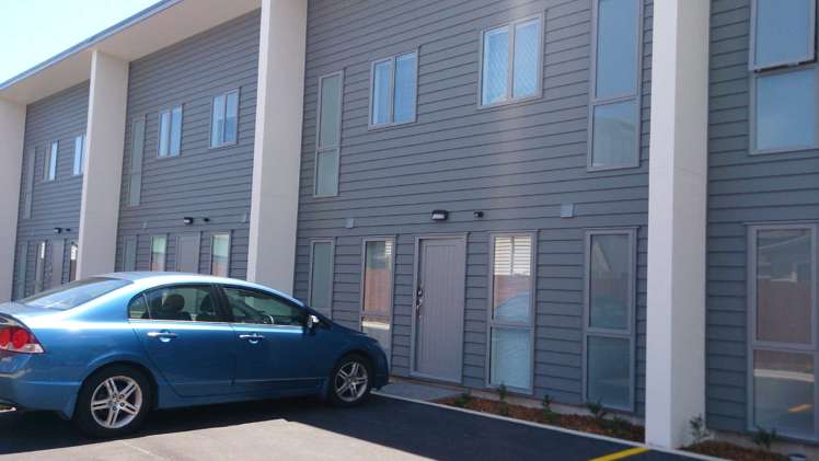 2b/181 Knighton Road_0