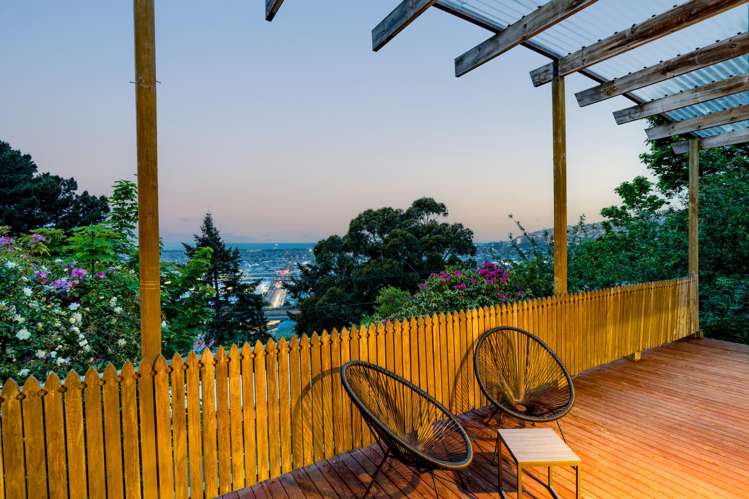 71 Leckhampton Court Clyde Hill_2