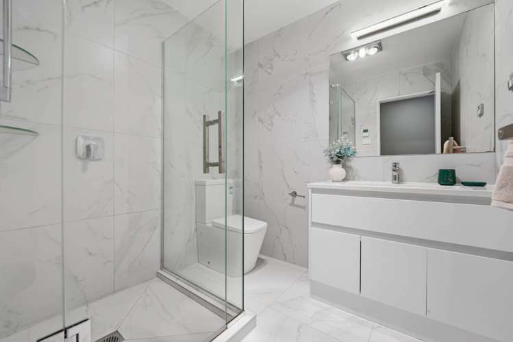 104 Admirals Court Drive Greenhithe_17