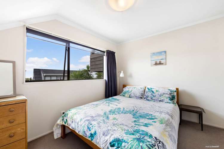 2/499 Beach Road Murrays Bay_11