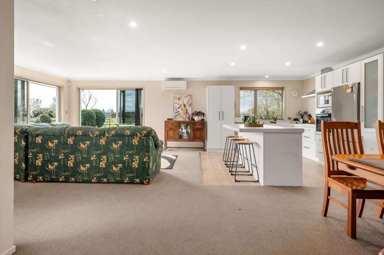 186b Holland Road Puketaha_18