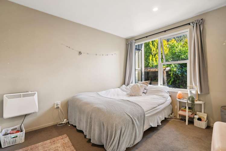 6 Wynyard Crescent Fernhill/Sunshine Bay_6