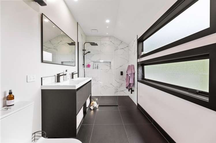 3 Three Kings Court Outram_13