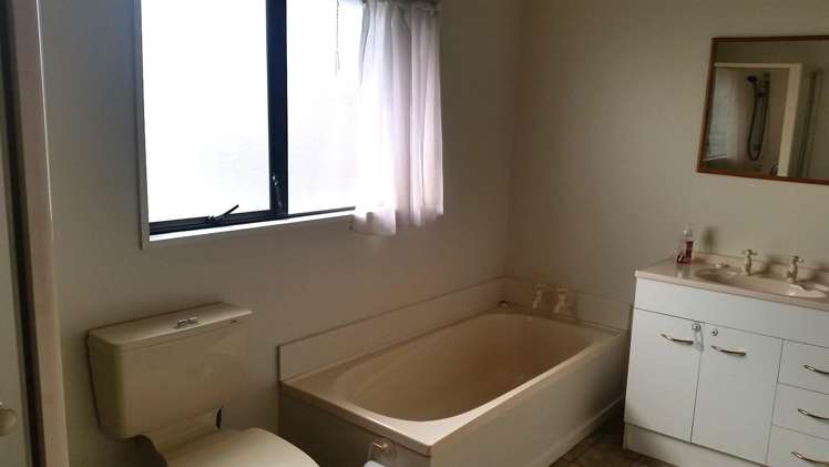 1-31 Whiteleigh Avenue 1380_4
