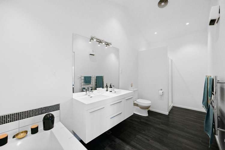 58E Herbert Road 10469_10