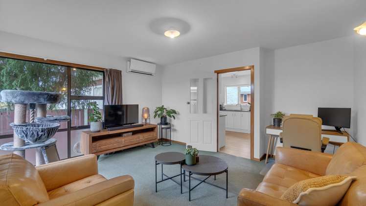 2/2 Greenpark Street_0