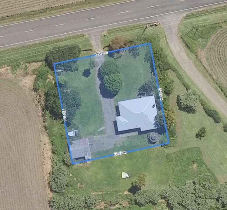 135 Kairua Road Kairua_1