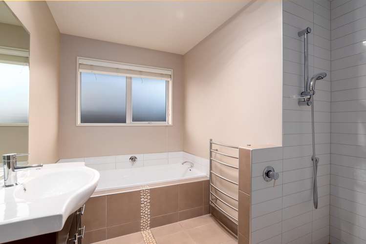 51 Brookfield Drive Northwood_16