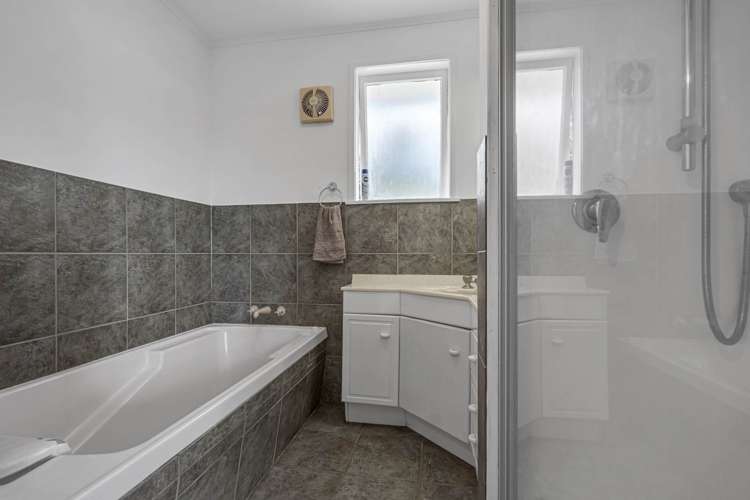 35 Helena Street Massey_21