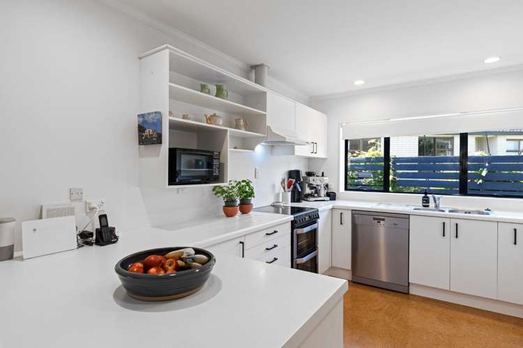 55 Kings Avenue Matua_2