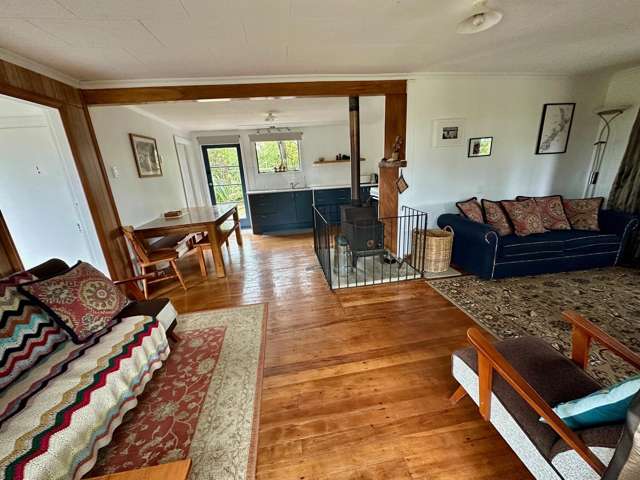 2 Hunter Street Karamea_2