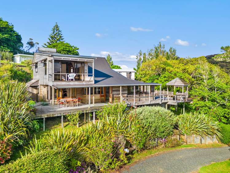 2 Queens View Road Russell_21