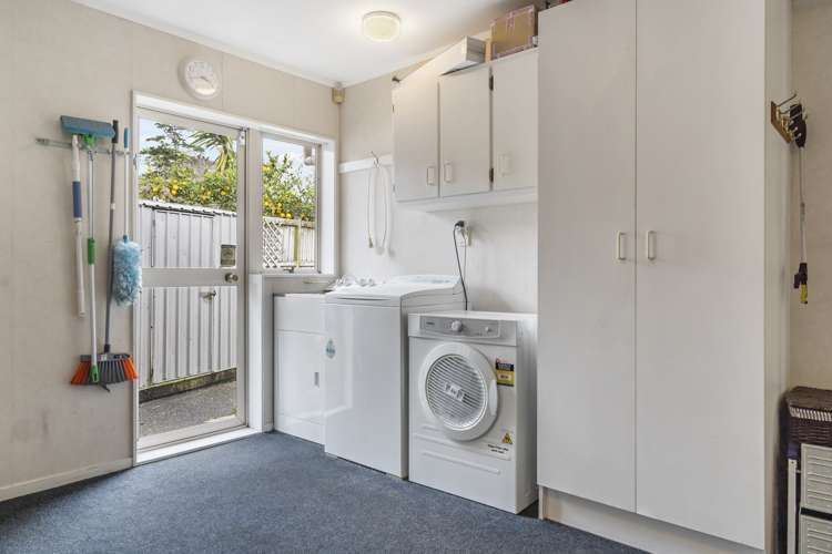 6 Lochend Place Highland Park_16