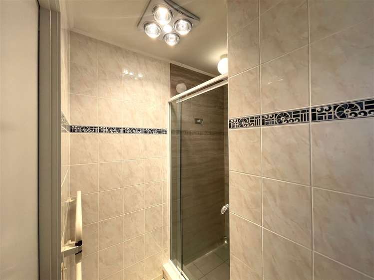 12 Wairata Place Te Atatu South_16