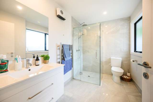 6 Ngaio Street West End_4