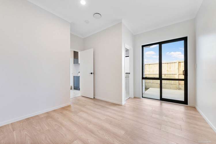 16 Tullymore Drive Flat Bush_13