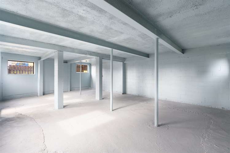 28 Woodford Avenue Brookfield_20