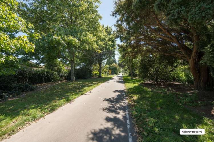 10 Neale Avenue Stoke_23