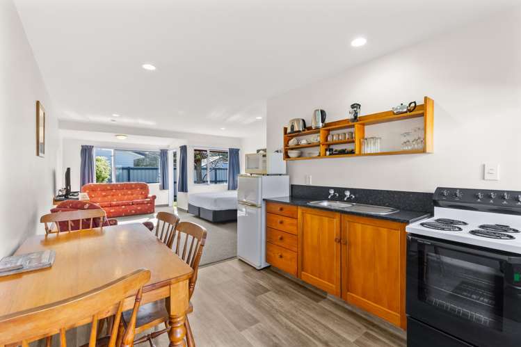 87 Commercial Street Takaka_23