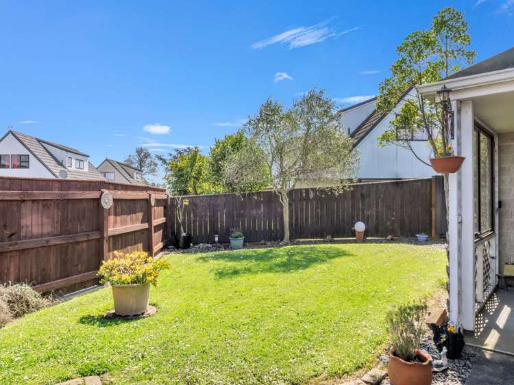 7 Charisma Court Kelvin Grove_25