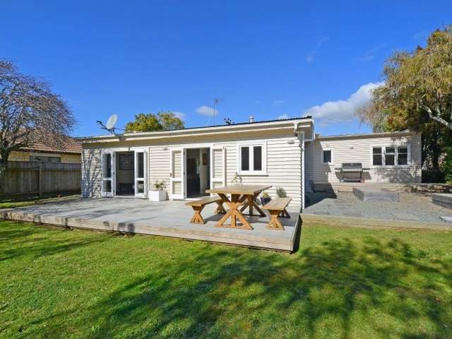 15 York Avenue Heretaunga_2