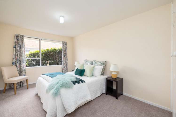 2/7 Tamarisk Place Parklands_7