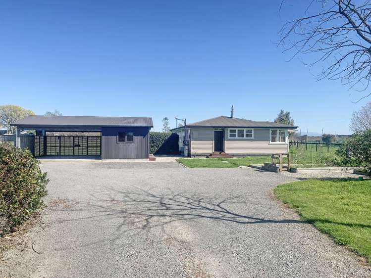 151 Longlands Road East 10486_18